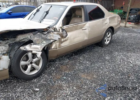 2000 Lexus Ls 400 z USA, uszkodzony, nr VIN JT8BH28F3Y0171843